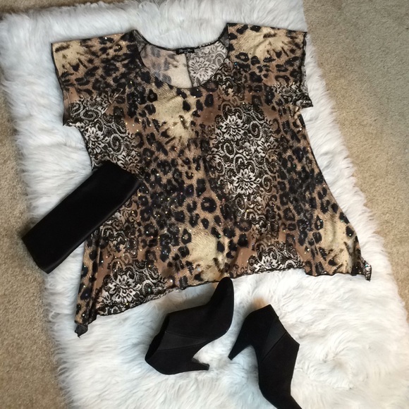 Tops - Sexy  animal print short sleeve bling top sz 2X